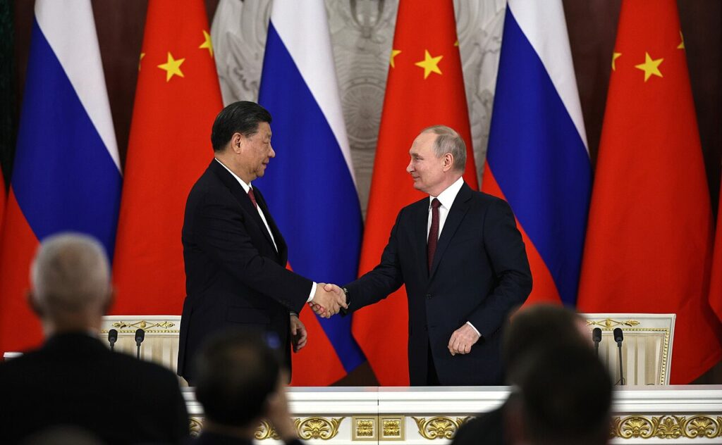Putin’in 72 Saatlik Ateşkesi: Zafer Günü Diplomasisi mi, Şi Cinping Sahnesi mi? — Kiev Sustu, Şi Moskova’ya İndi Vladimir Putin ve Şi Cinping Moskova zirvesinde ortak basın açıklaması